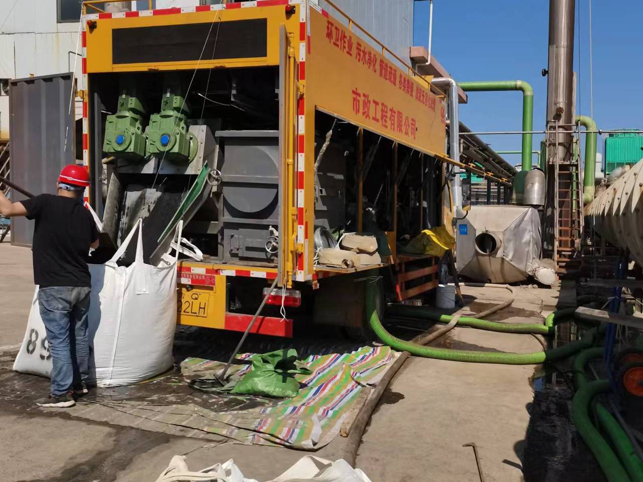 坦洲镇淤泥压干处理