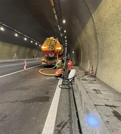 坦洲镇隧道排水渠清淤